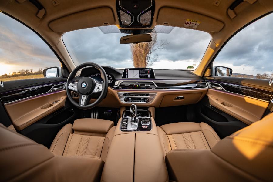 Торпедо BMW 730d xDrive M Sport (G11) 2019 года  (WW) (фото 15 из 18)